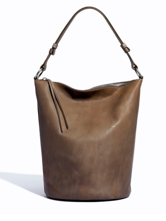 Madewell Handbags - Madewell The Lisbon O-Ring Leather Bucket Bag